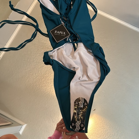 Zaful one piece size medium - Picture 4 of 5